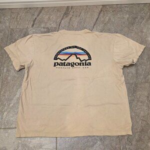 Patagonia Slim Fit T-Shirt tan Mountain Logo Ventura CA Organic Cotton Sz Lrg